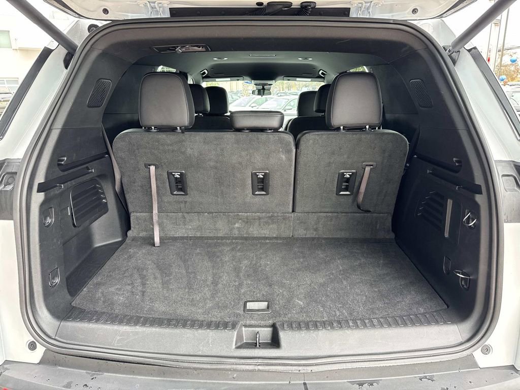 Certified 2025 Chevrolet Traverse LT image 9