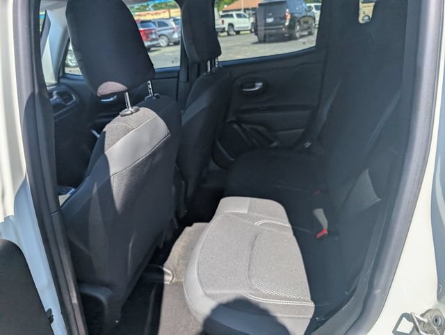 Used 2023 Jeep Renegade Latitude w/ Premium Group AWD/4WD image 9