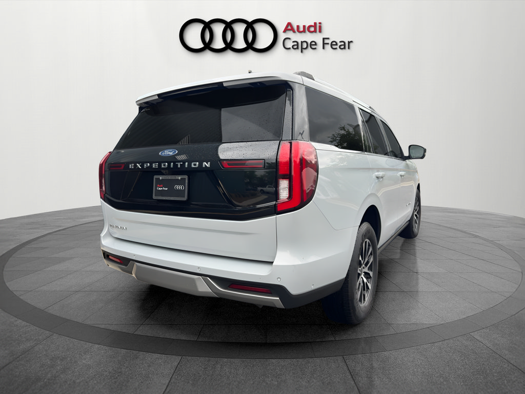 Used 2025 Ford Expedition Platinum AWD/4WD image 5