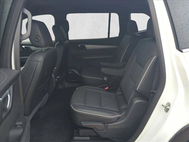 Used 2025 Buick Enclave Preferred FWD image 18