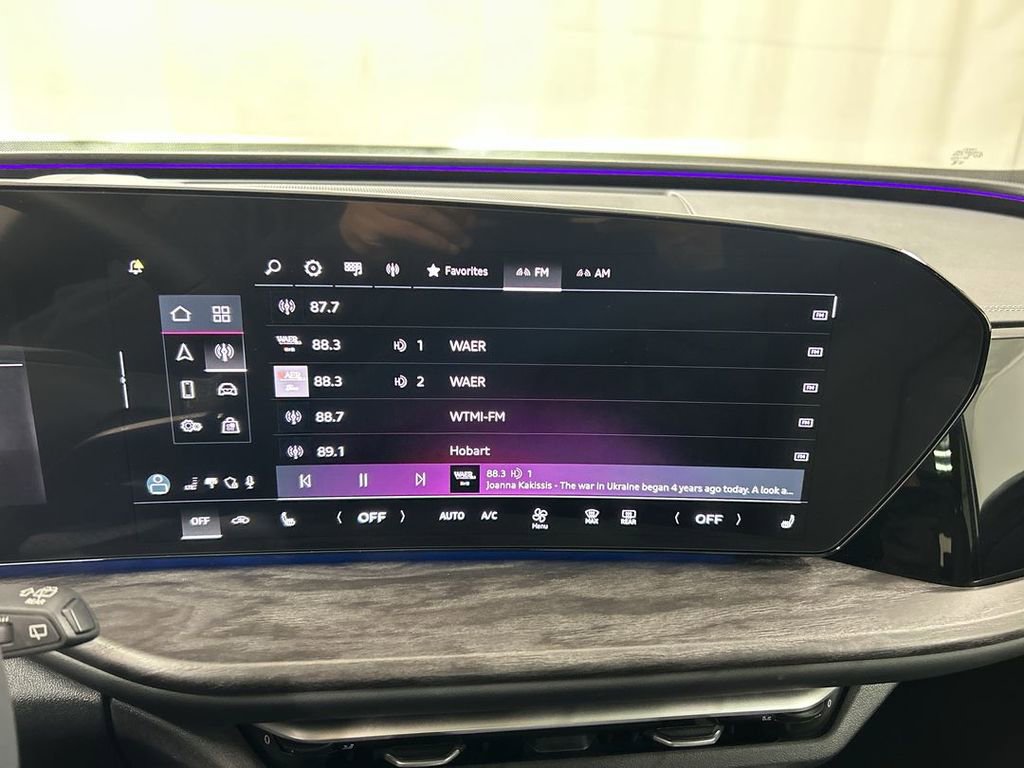 Used 2025 Audi Q5 Premium Plus w/ Premium Plus image 14