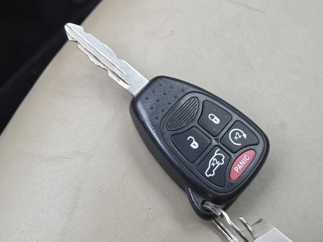 Used 2013 Chrysler 200 Limited image 20