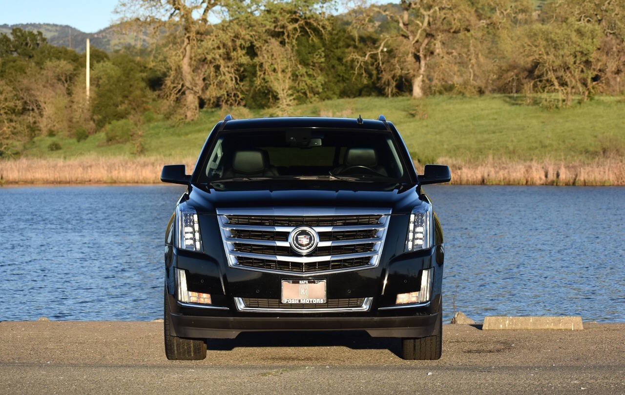 Used 2015 Cadillac Escalade Premium image 3