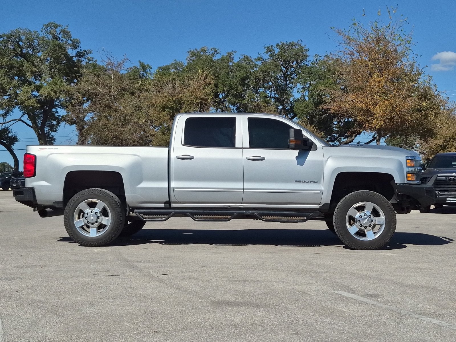 Used 2018 Chevrolet Silverado 2500 LT w/ LT Convenience Package AWD/4WD image 4