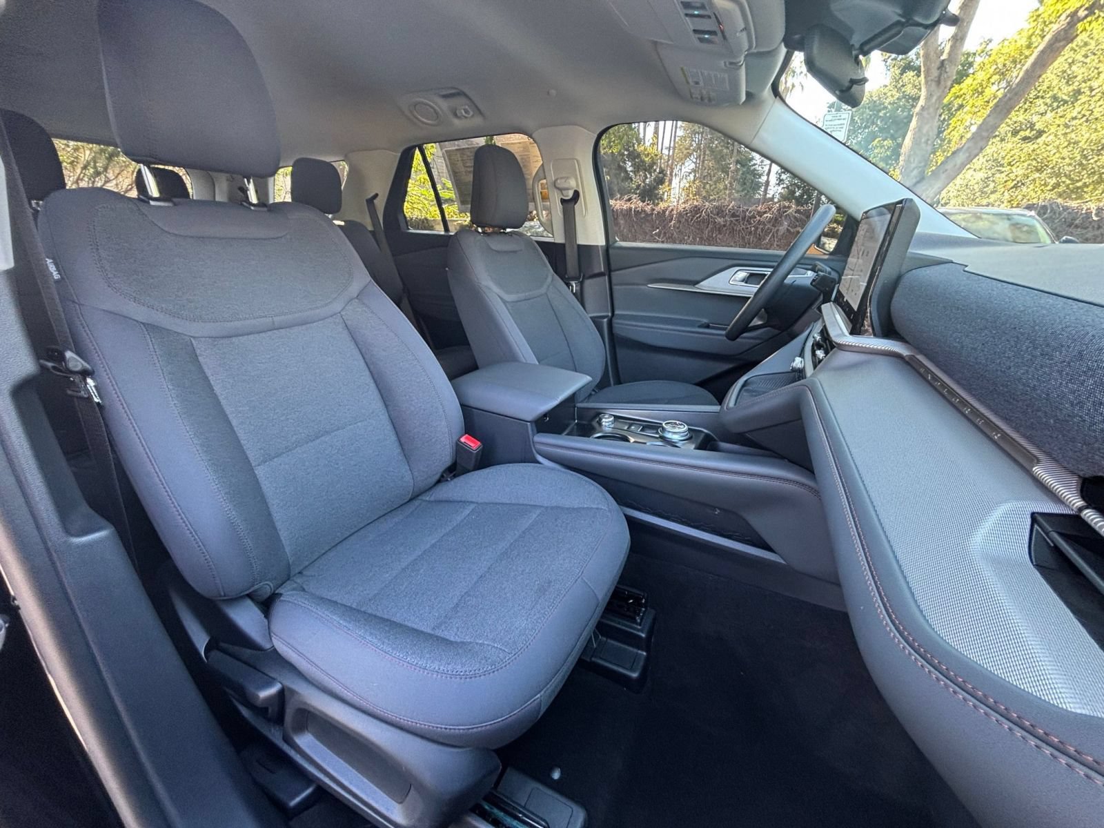 Used 2026 Ford Explorer Active RWD image 37
