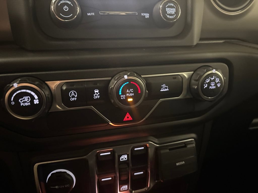 Used 2021 Jeep Gladiator Sport AWD/4WD image 13