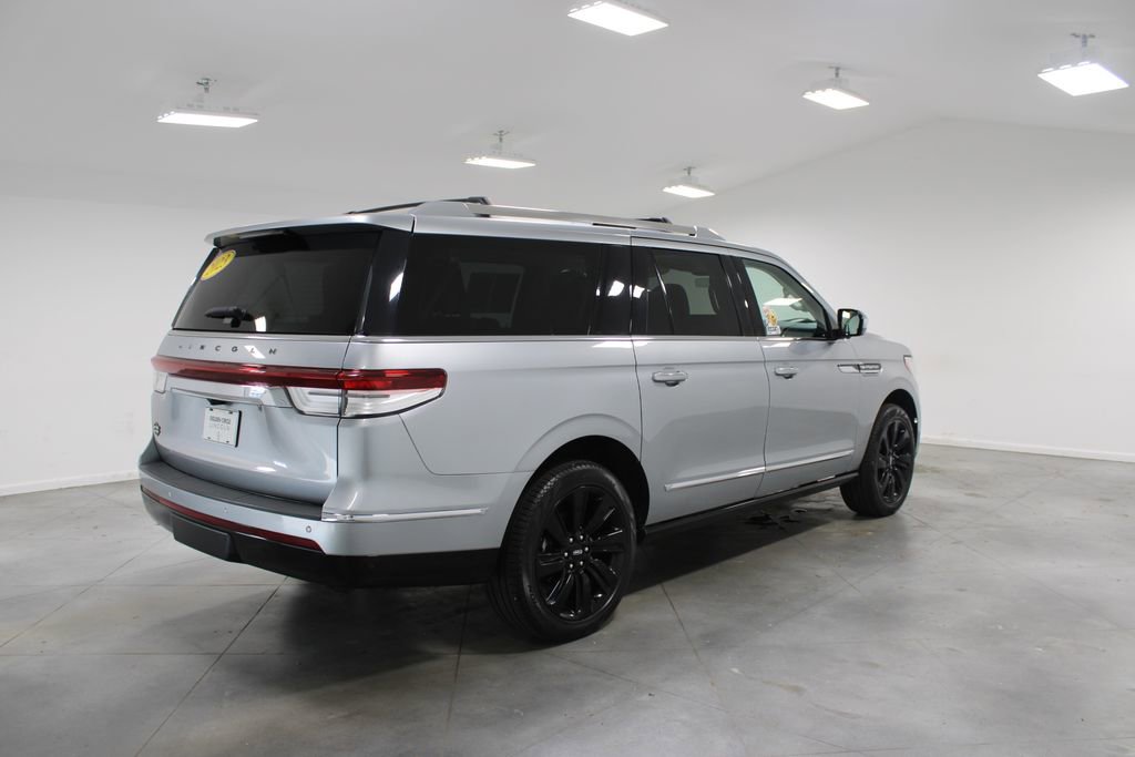 Used 2023 Lincoln Navigator L Black Label image 11