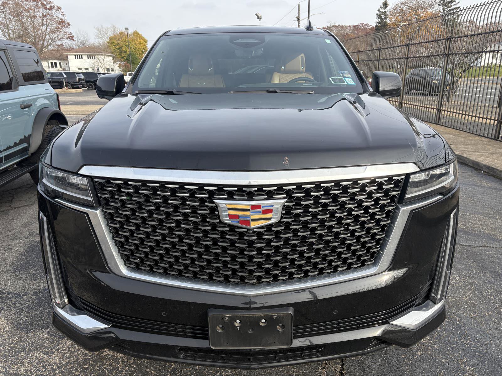 Certified 2023 Cadillac Escalade Premium Luxury image 4