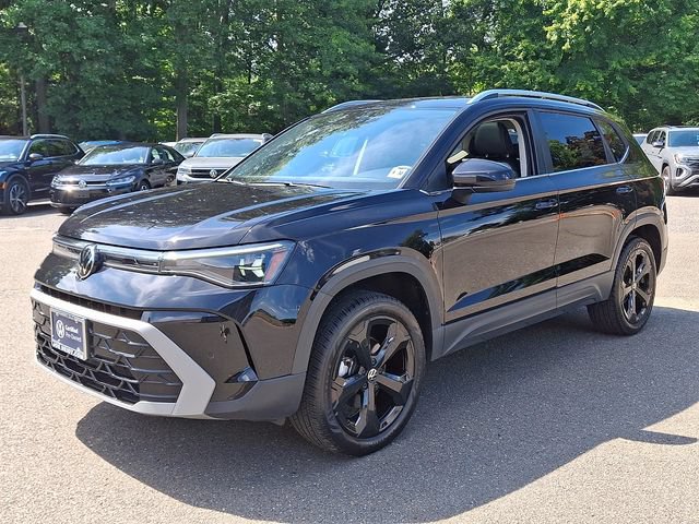 Certified 2025 Volkswagen Taos SEL AWD/4WD image 5