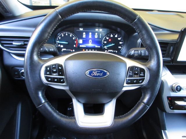 Certified 2022 Ford Explorer XLT w/ Equipment Group 202A image 14