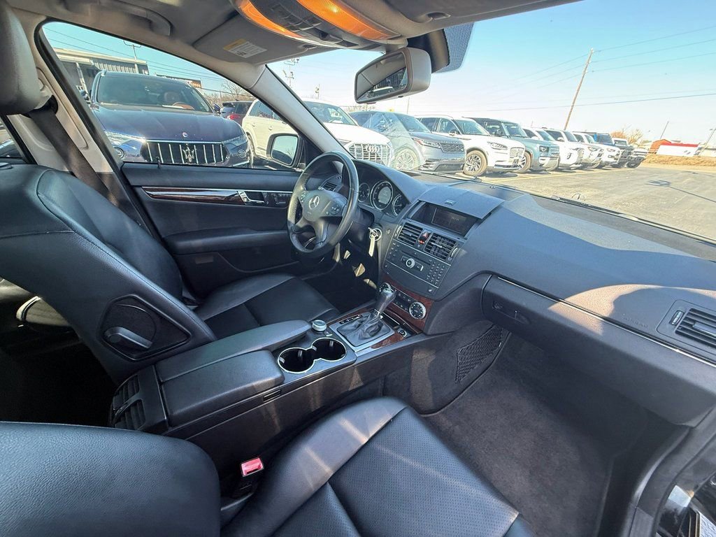 Used 2009 Mercedes-Benz C 300 Sedan image 25