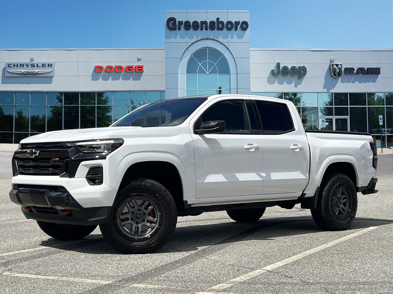 Used 2023 Chevrolet Colorado Z71 w/ Z71 Convenience Package 2