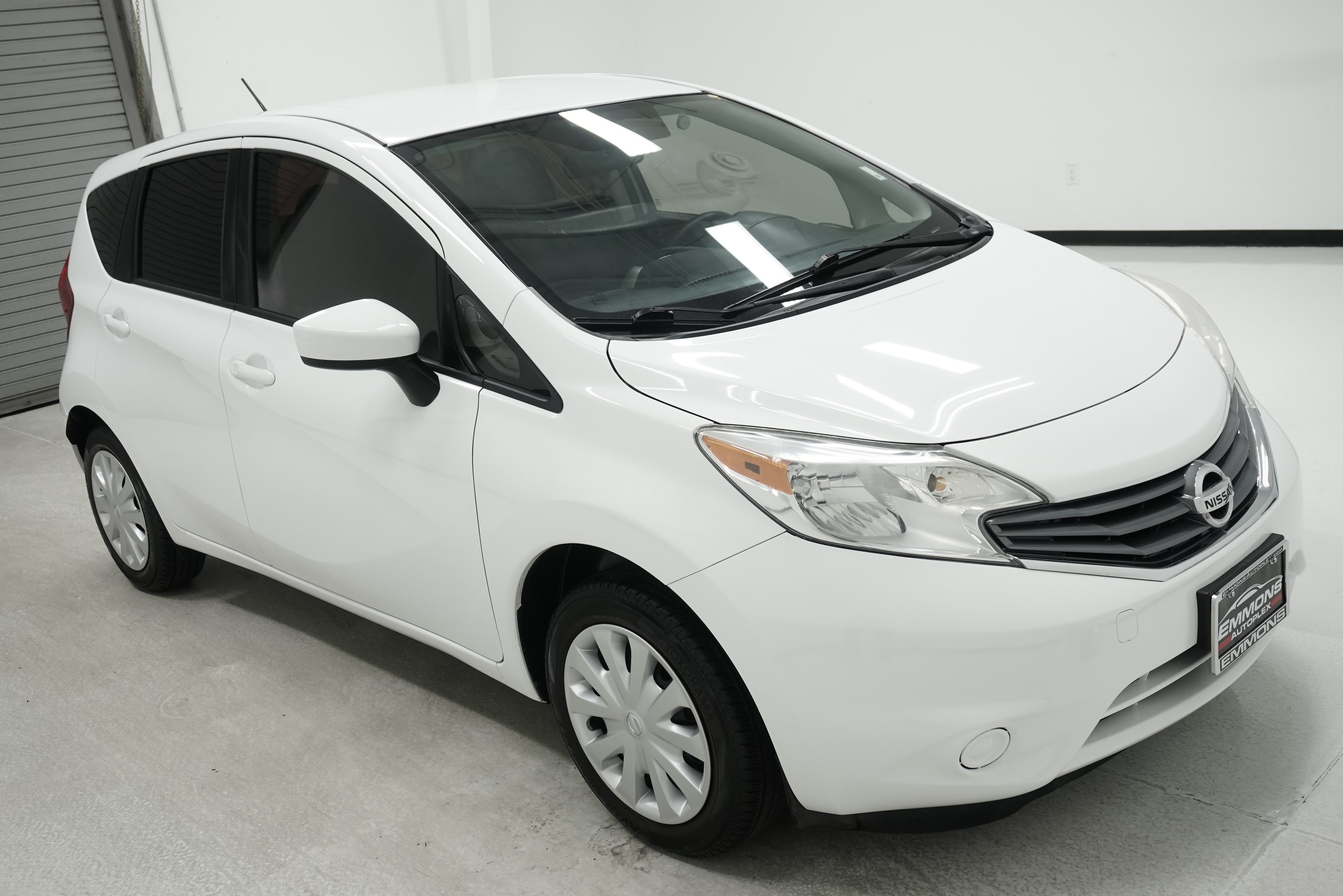 Used 2015 Nissan Versa Note SV FWD image 3