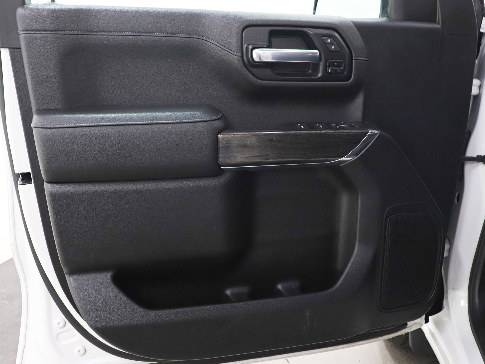 Used 2020 Chevrolet Silverado 1500 LTZ w/ LTZ Plus Package image 20