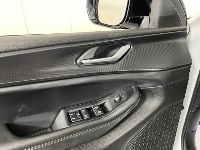 Used 2023 Jeep Grand Cherokee L Laredo AWD/4WD image 13