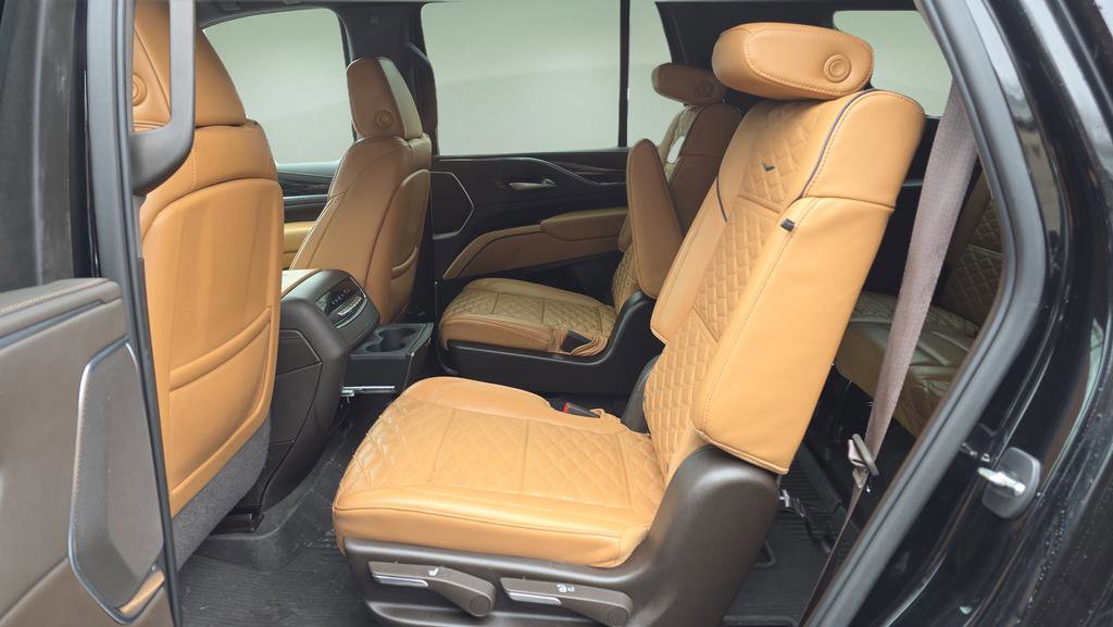 Used 2023 Cadillac Escalade Sport w/ Touring Package image 15