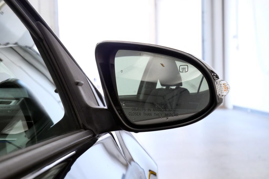 Used 2016 Toyota Corolla L FWD image 34
