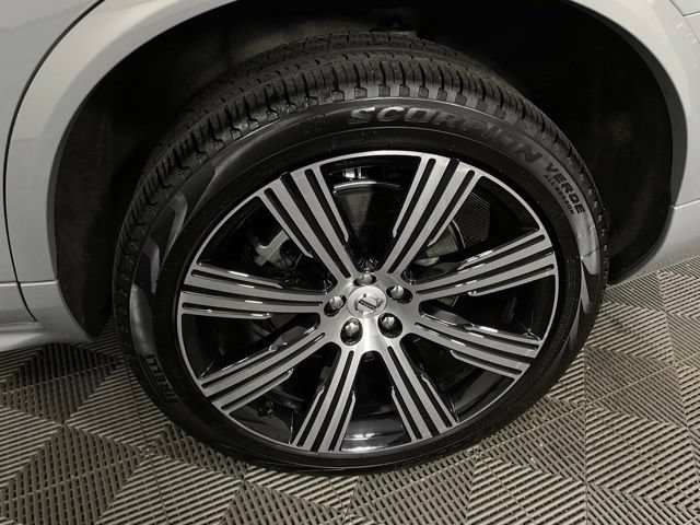 Certified 2025 Volvo XC90 B6 Plus w/ Protection Package Premier AWD/4WD image 40