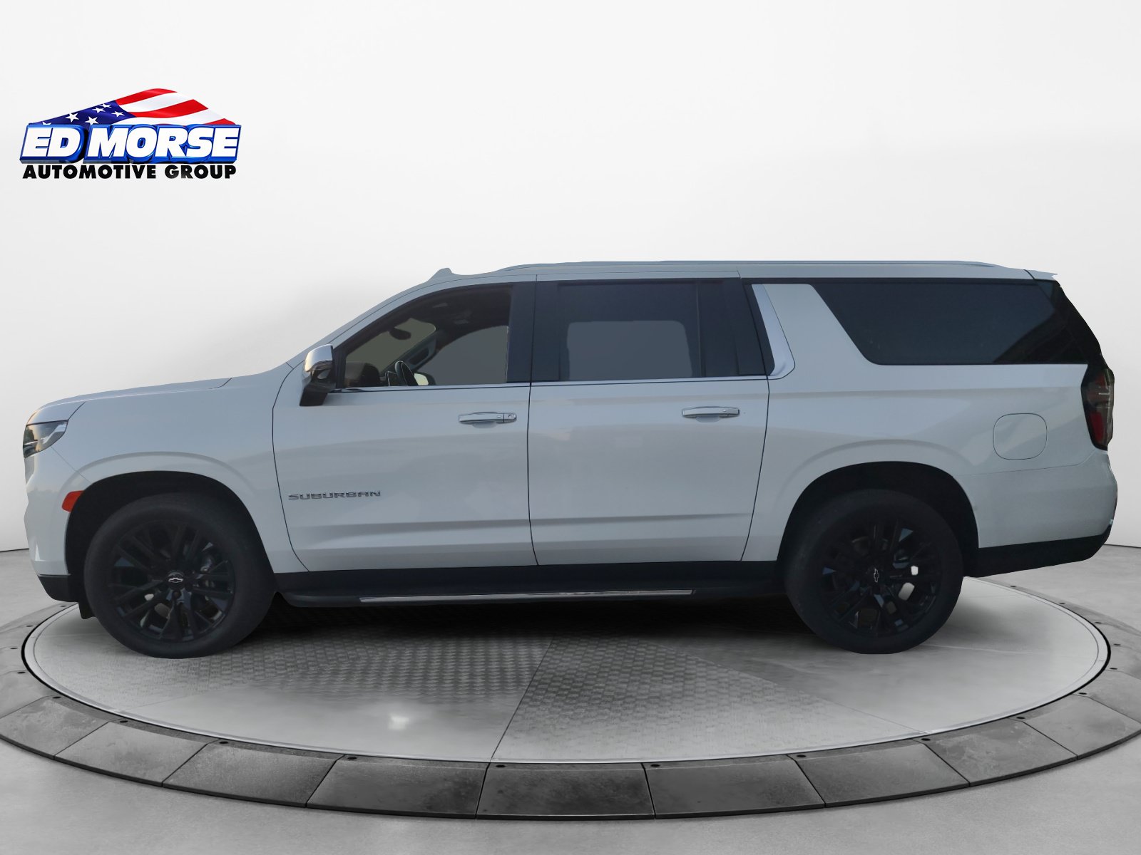 Certified 2023 Chevrolet Suburban Premier AWD/4WD image 2