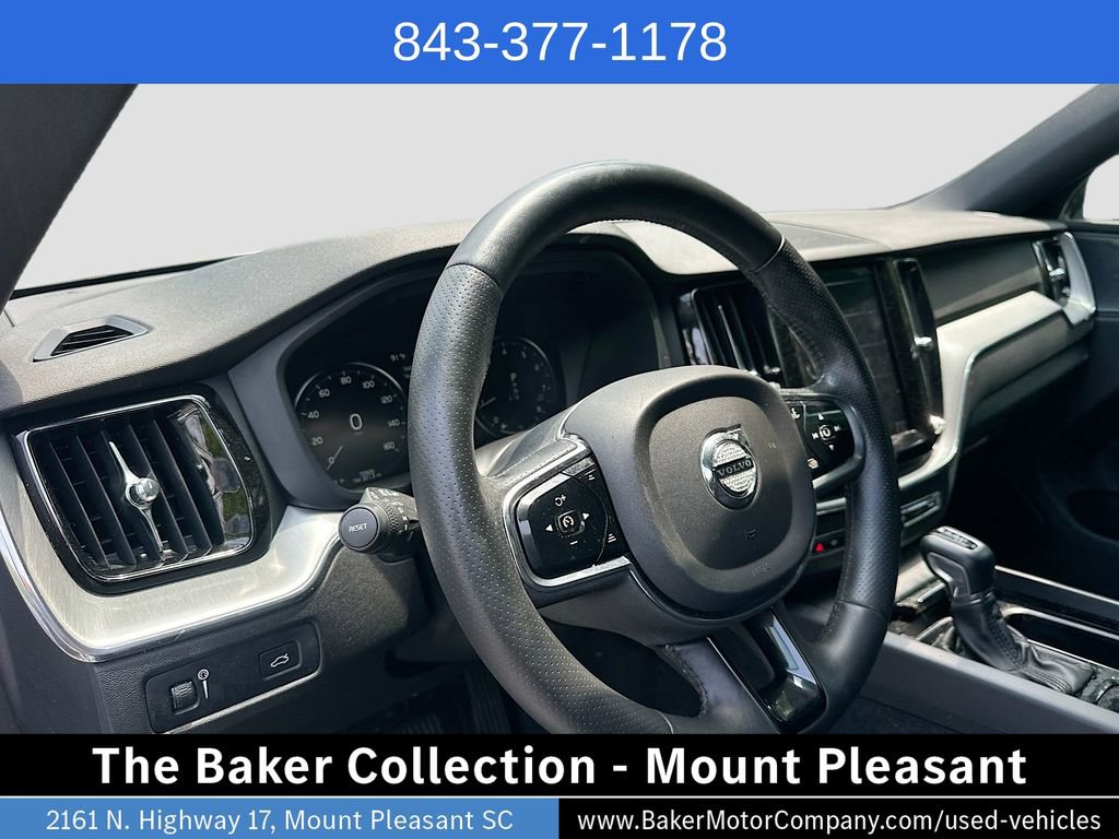 Used 2019 Volvo XC60 T5 Momentum w/ Multimedia Package AWD/4WD image 9