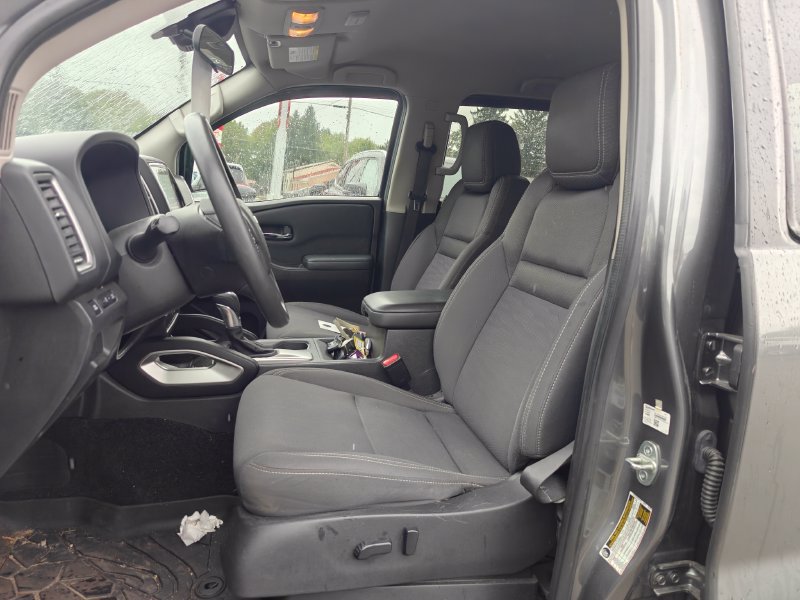 Used 2022 Nissan Frontier SV RWD image 9