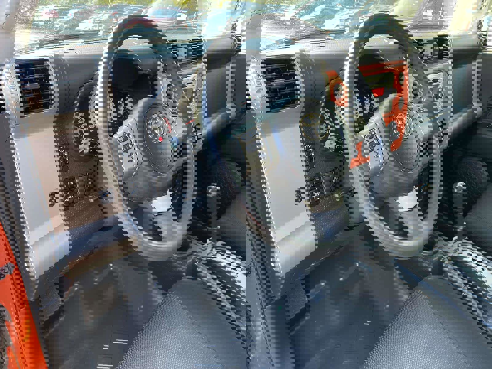 Used 2013 Toyota FJ Cruiser 2WD image 16