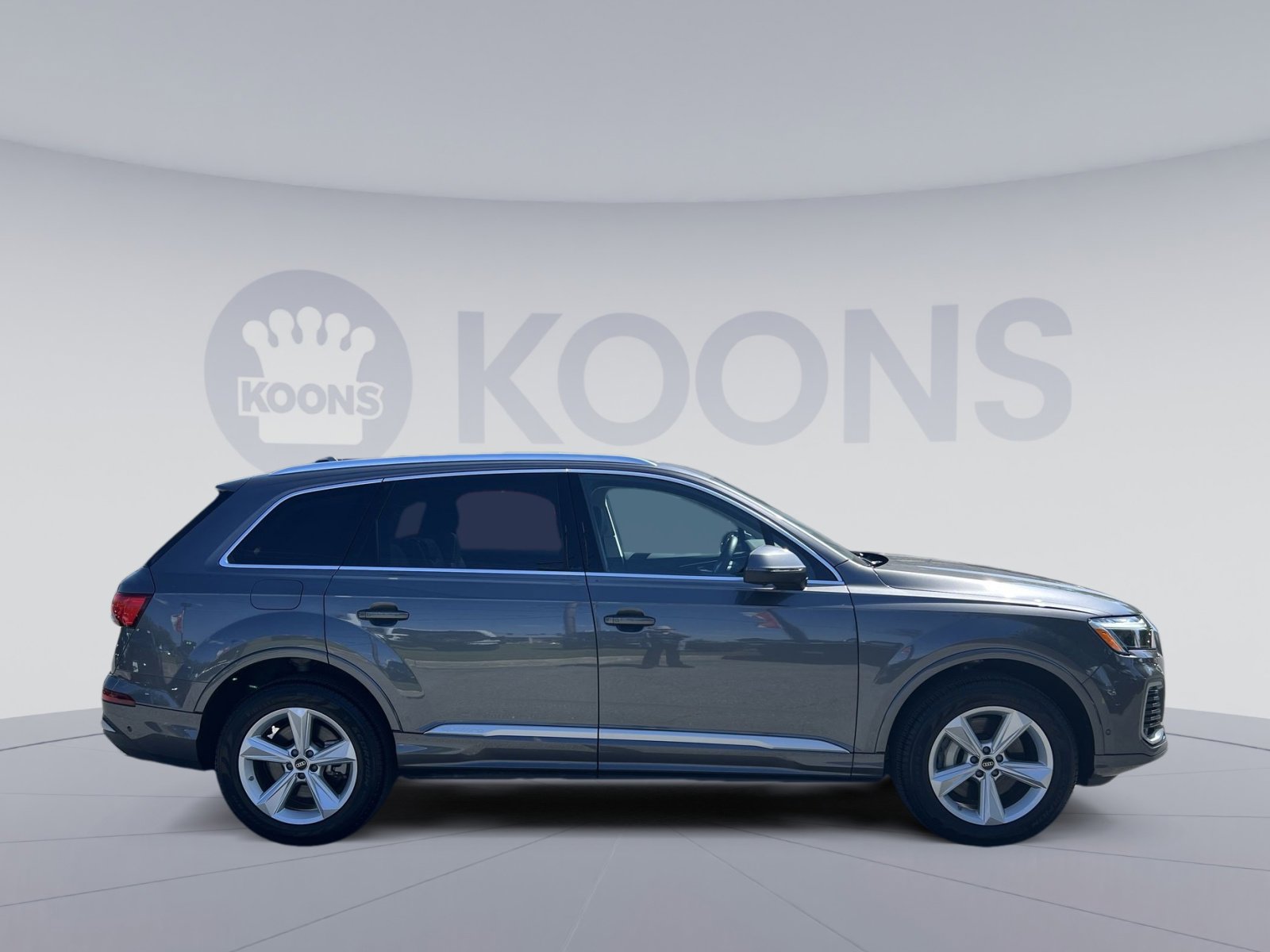 Used 2025 Audi Q7 2.0T Premium w/ Convenience Package AWD/4WD image 8