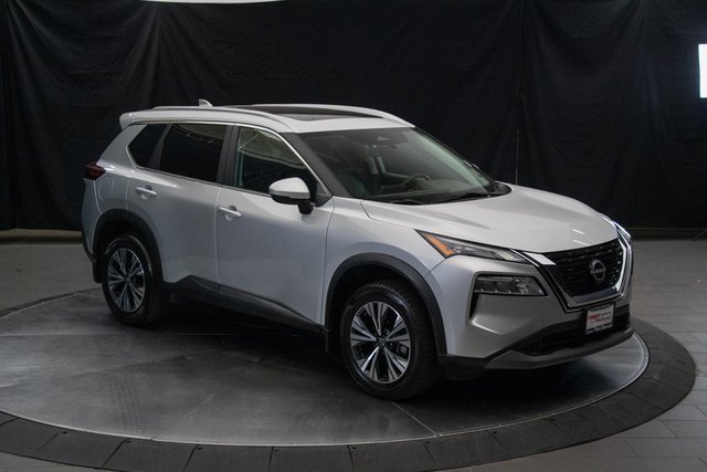 Used 2023 Nissan Rogue SV w/ SV Premium Package image 2