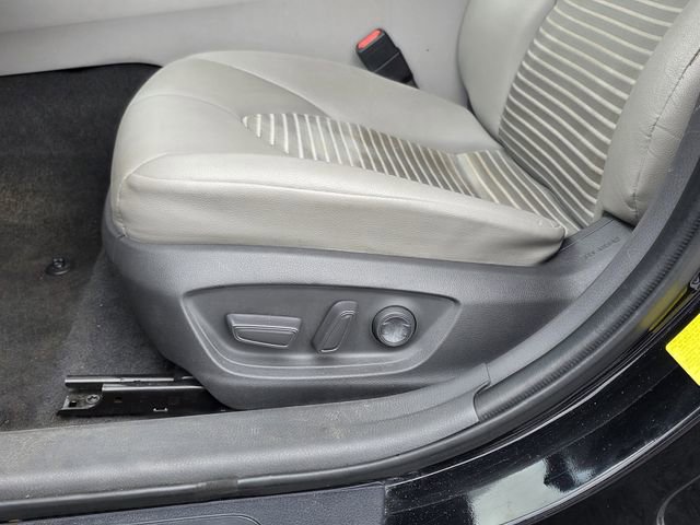 Used 2021 Toyota Camry SE FWD image 13