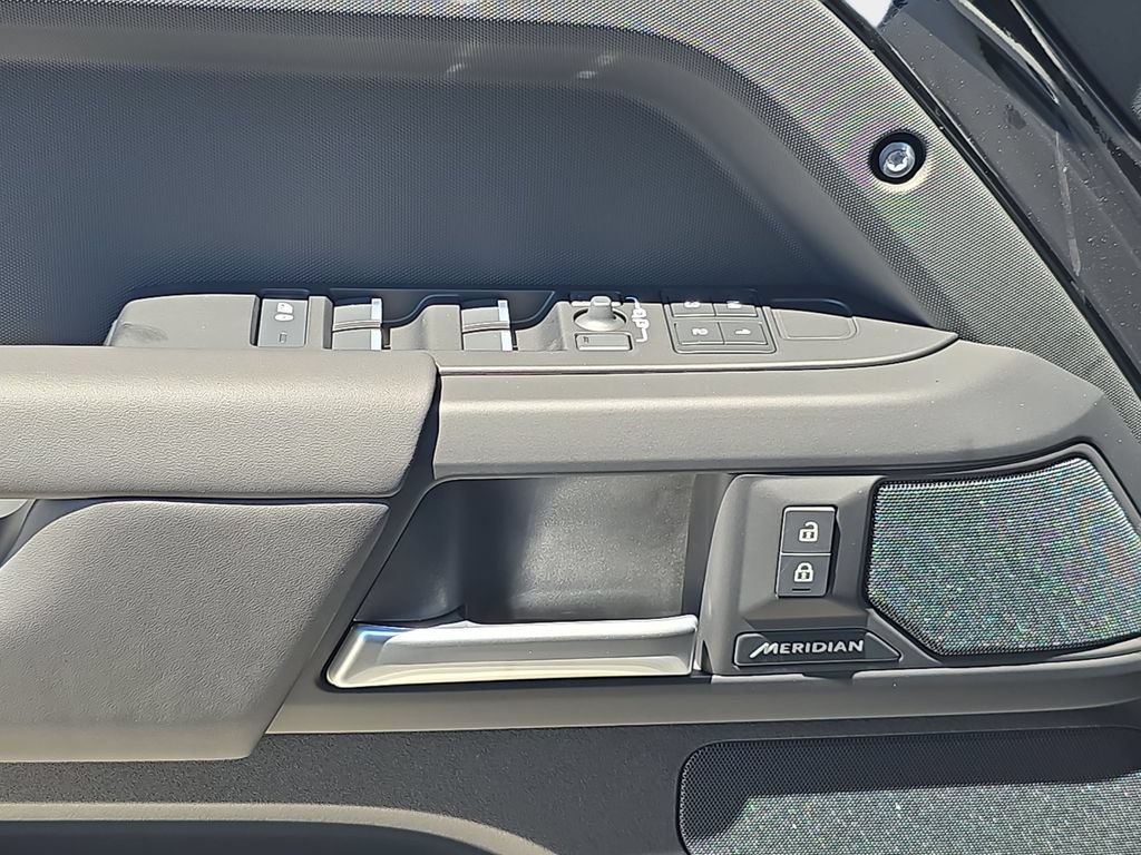 New 2026 Land Rover Defender 110 S AWD/4WD image 28