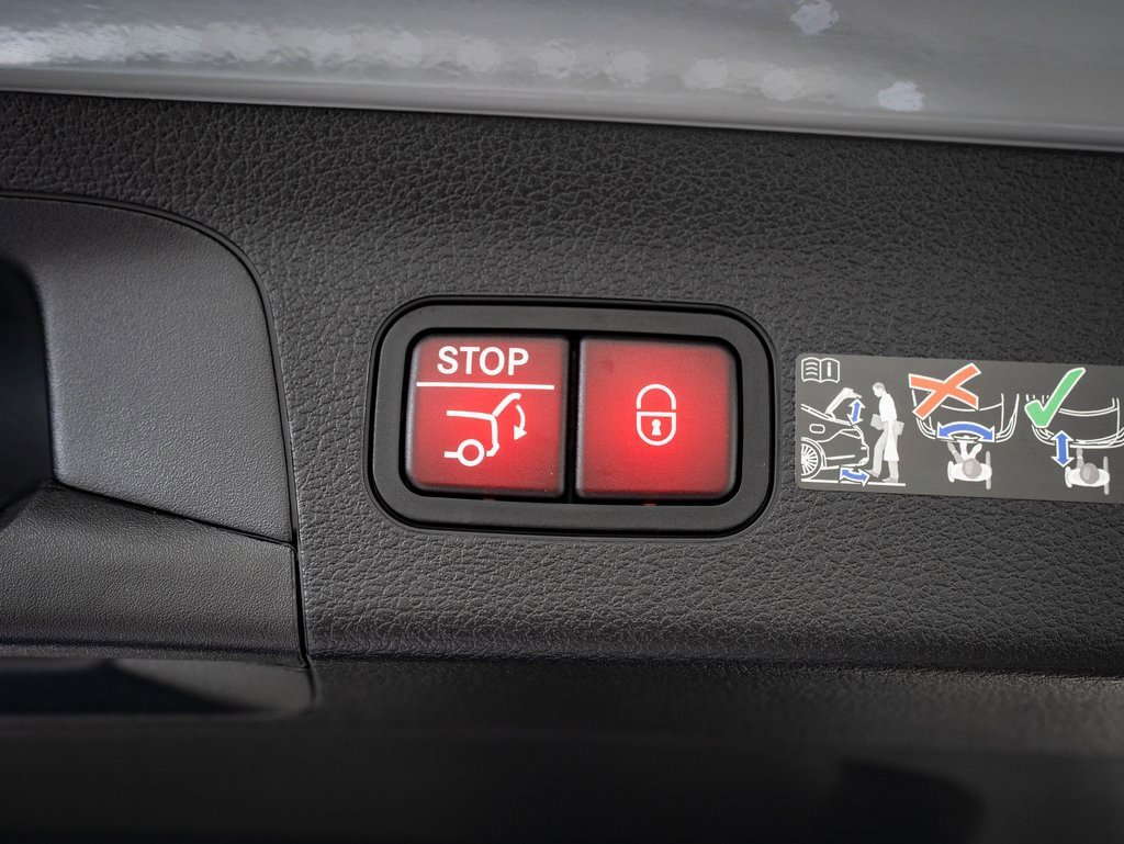 New 2026 Mercedes-Benz GLS 450 4MATIC image 18