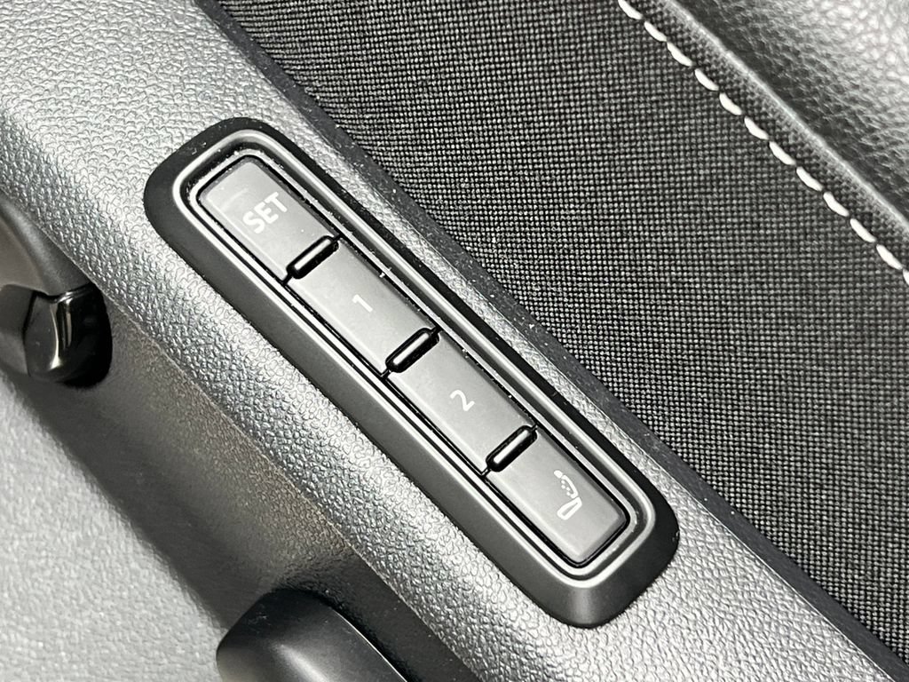 New 2025 Volkswagen Atlas SEL Premium R-Line AWD/4WD image 13