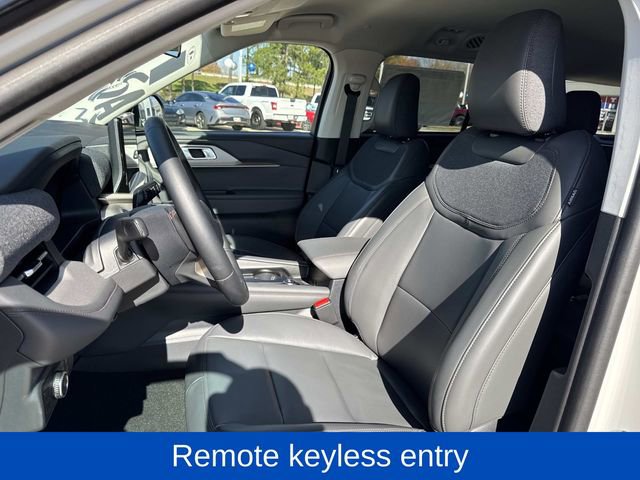 Used 2025 Ford Explorer Active w/ Active Comfort Package image 19