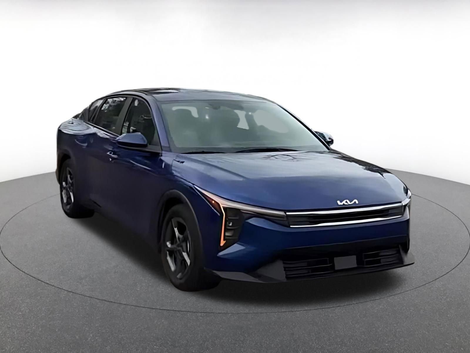 Used 2025 Kia K4 FWD image 3