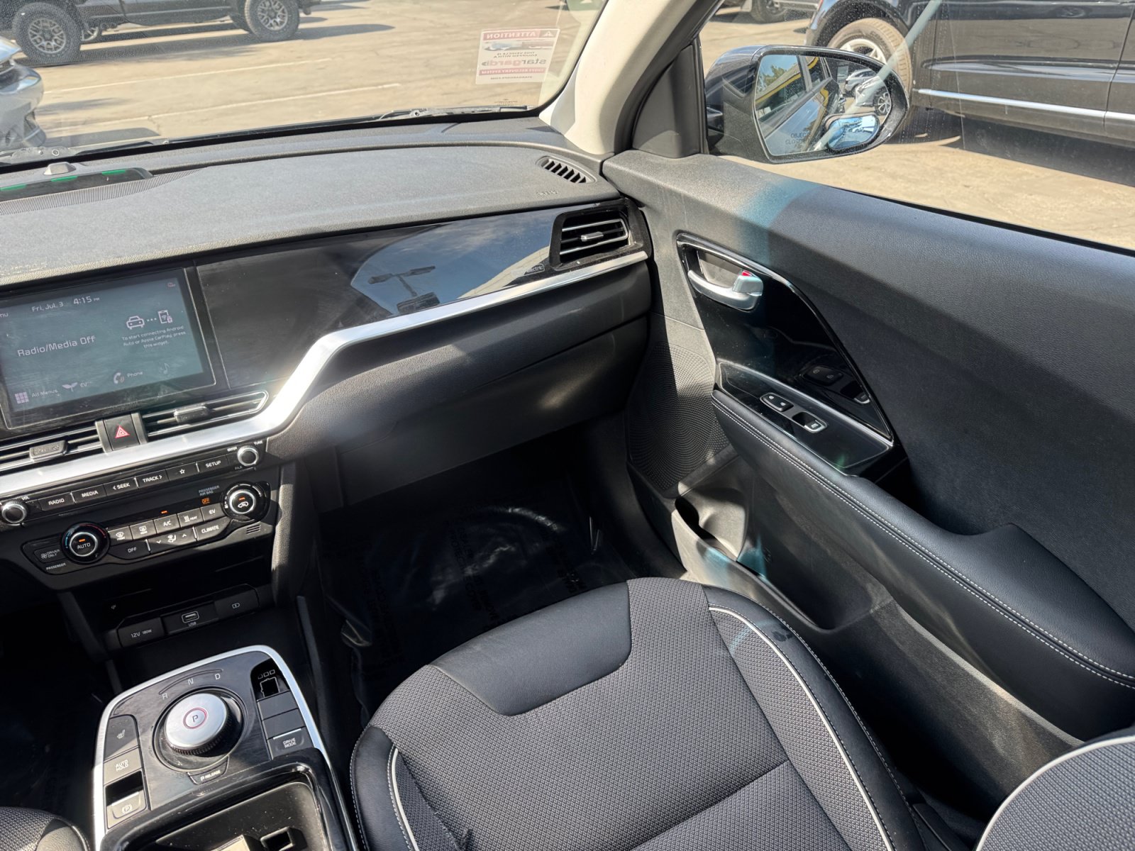 Used 2022 Kia Niro EX FWD image 19