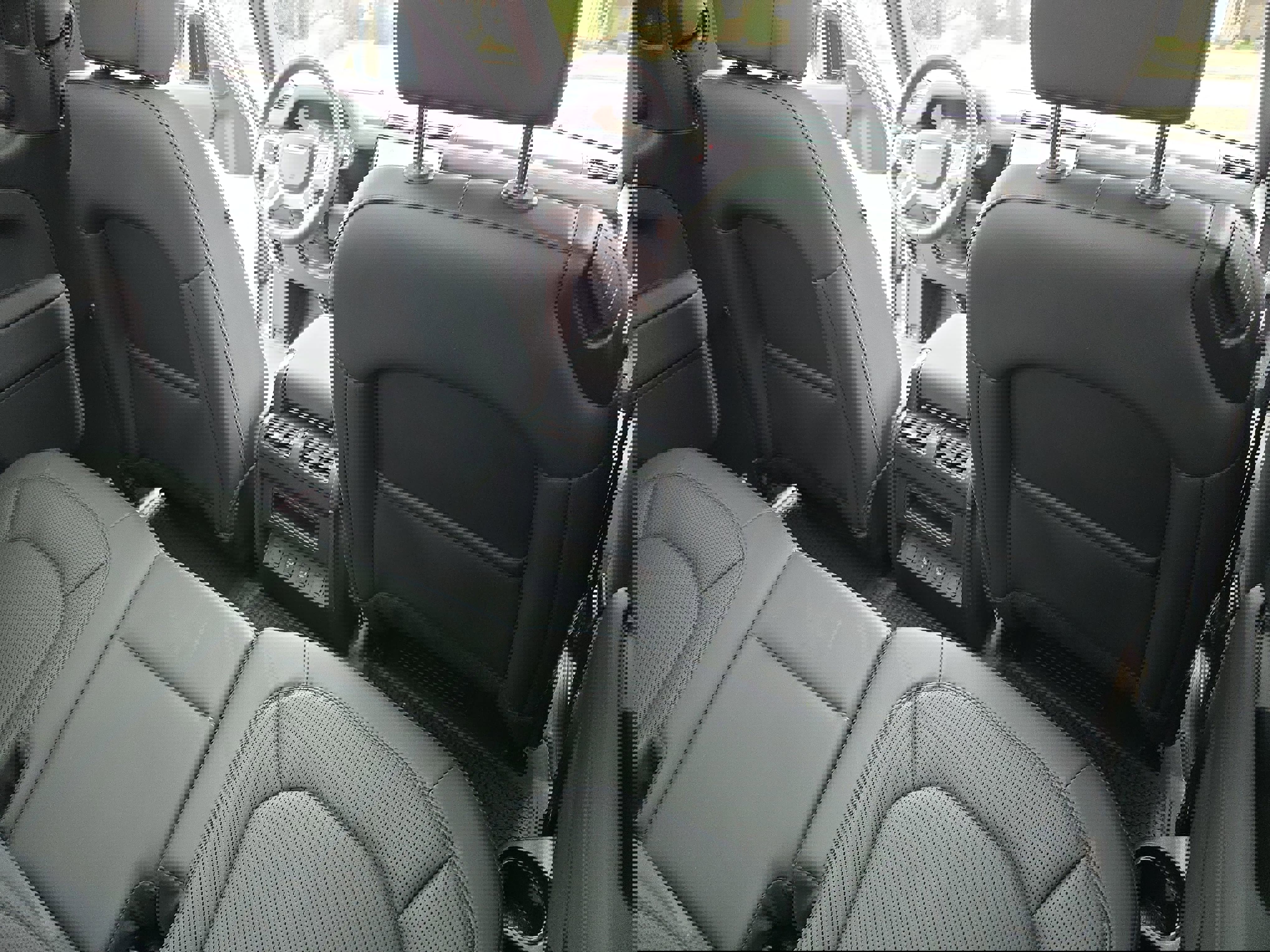 Certified 2025 Land Rover Defender 90 S image 11