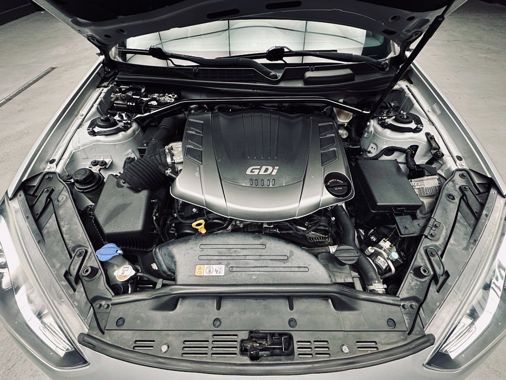 Used 2016 Hyundai Genesis Coupe 3.8 RWD image 38