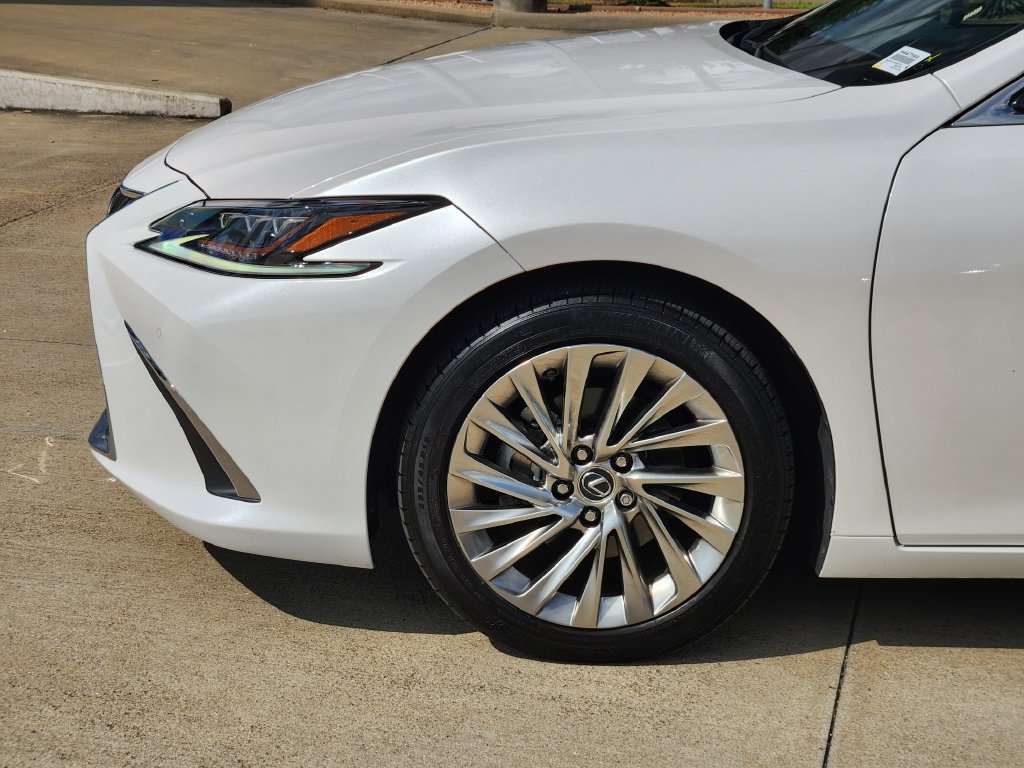Used 2019 Lexus ES 350 Ultra Luxury w/ Accessory Package 2 FWD image 8