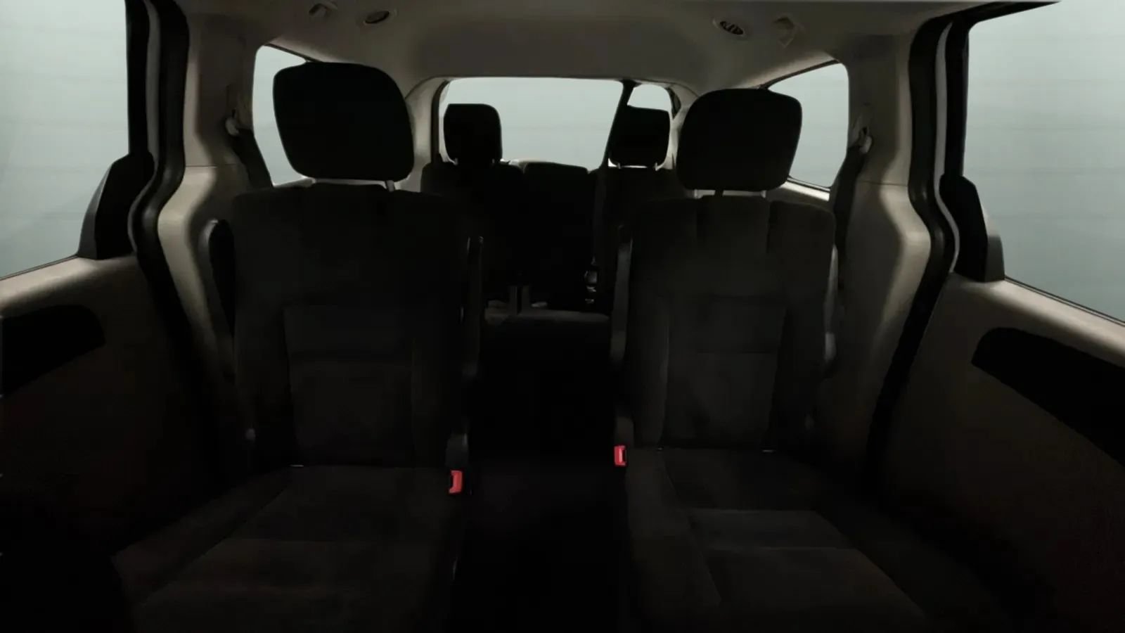 Used 2015 Dodge Grand Caravan SXT FWD image 17