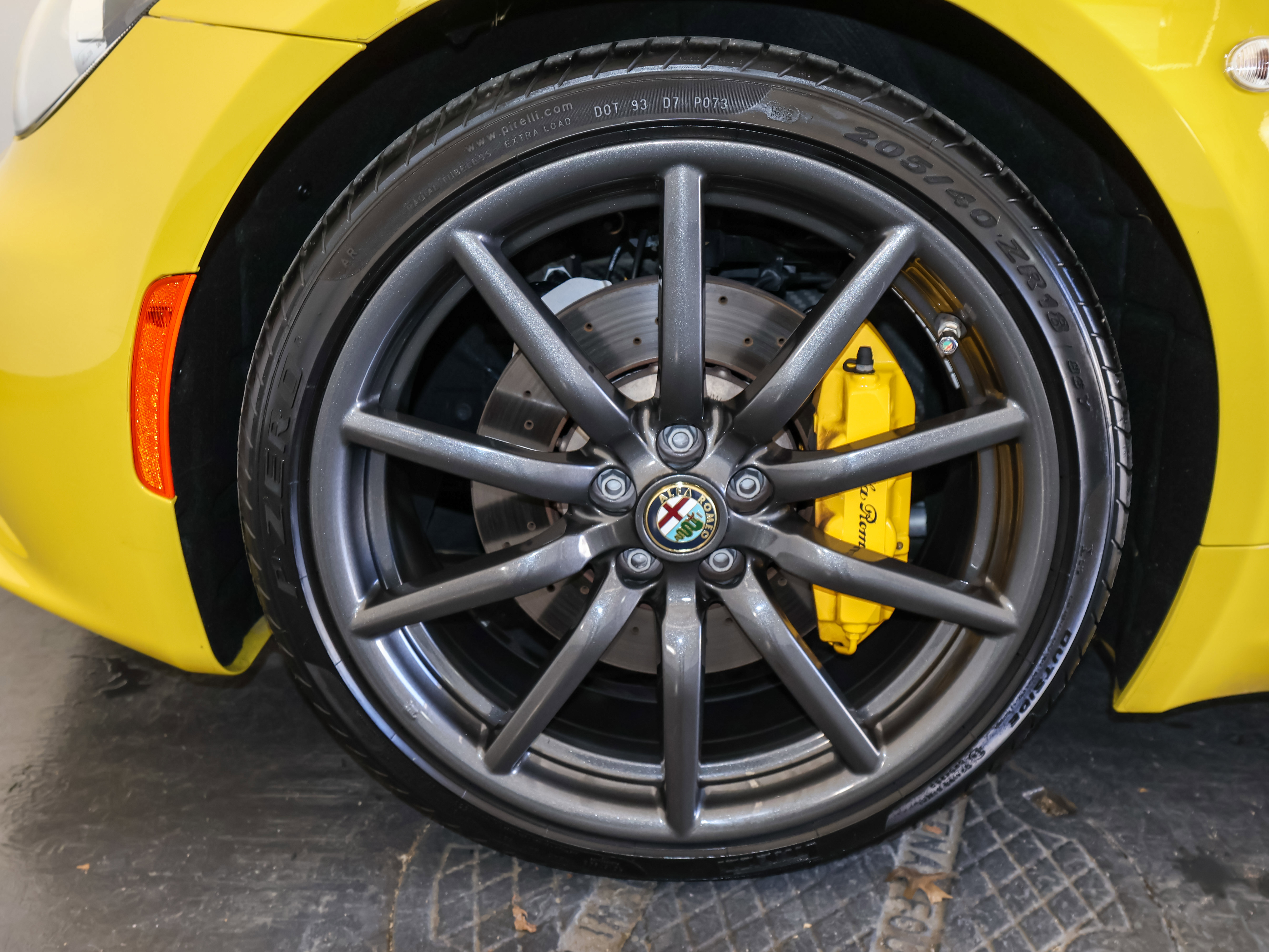 Used 2015 Alfa Romeo 4C Spider w/ Spider Track Package 2 image 30