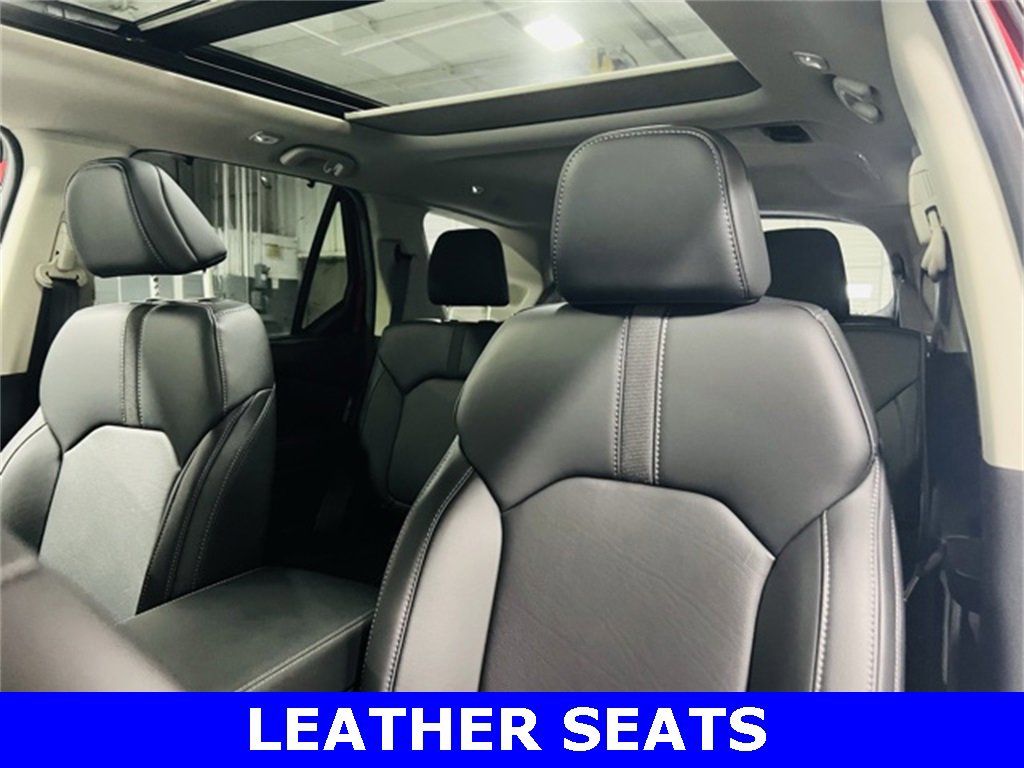 New 2025 Honda Pilot Touring image 3