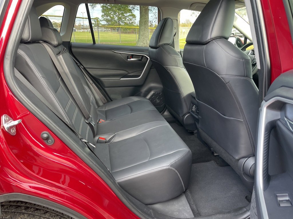 Used 2023 Toyota RAV4 XLE Premium image 9