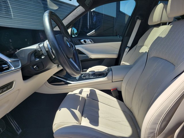 Used 2024 BMW X7 M60i AWD/4WD image 21