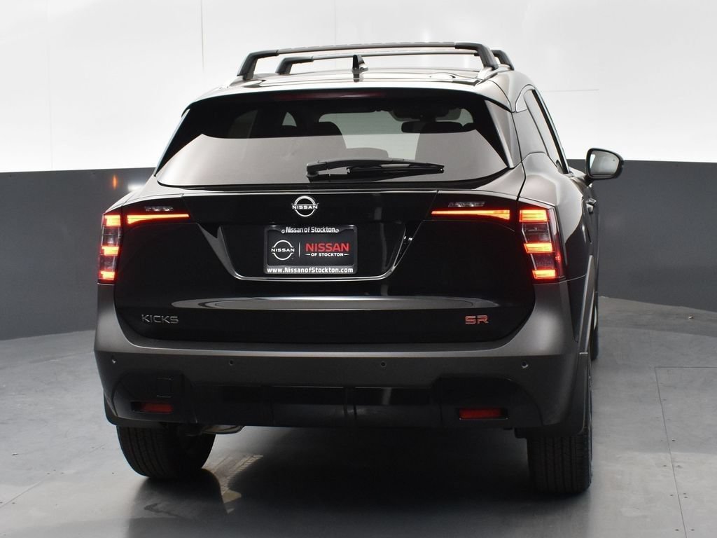 New 2026 Nissan Kicks SR FWD image 7