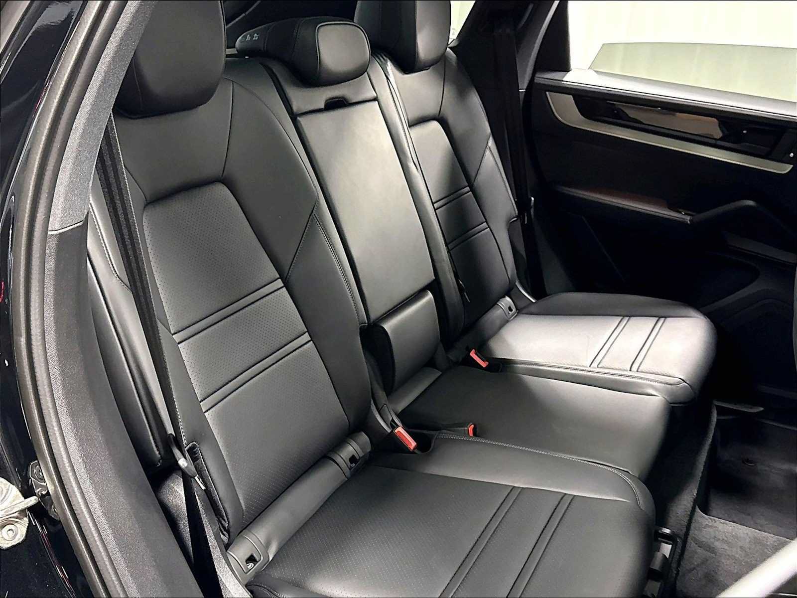 New 2026 Porsche Cayenne AWD/4WD image 30