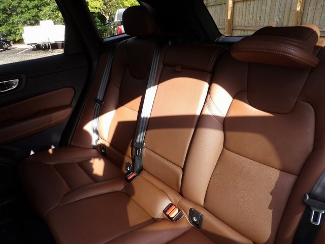 Certified 2024 Volvo XC60 B5 Plus w/ Protection Package Premier image 23