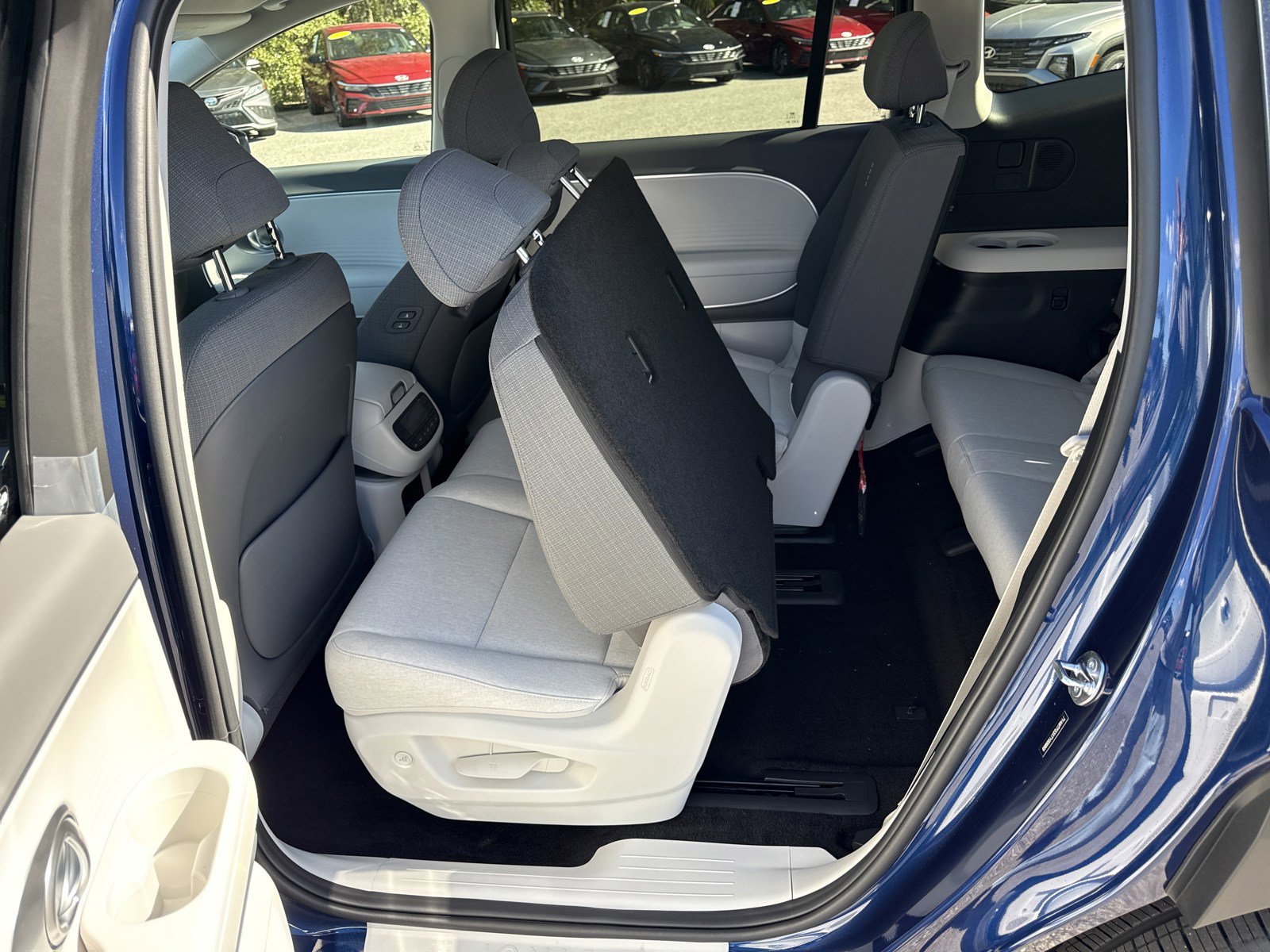 New 2026 Hyundai Ioniq 9 SE image 13