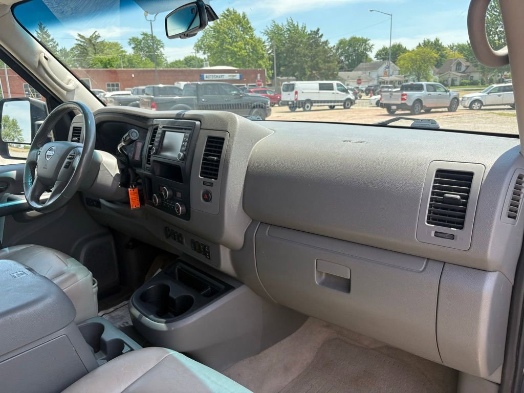 Used 2018 Nissan NV 3500 SL RWD image 16