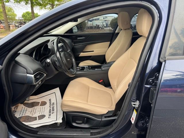 Used 2018 Jaguar XE Premium AWD/4WD image 16
