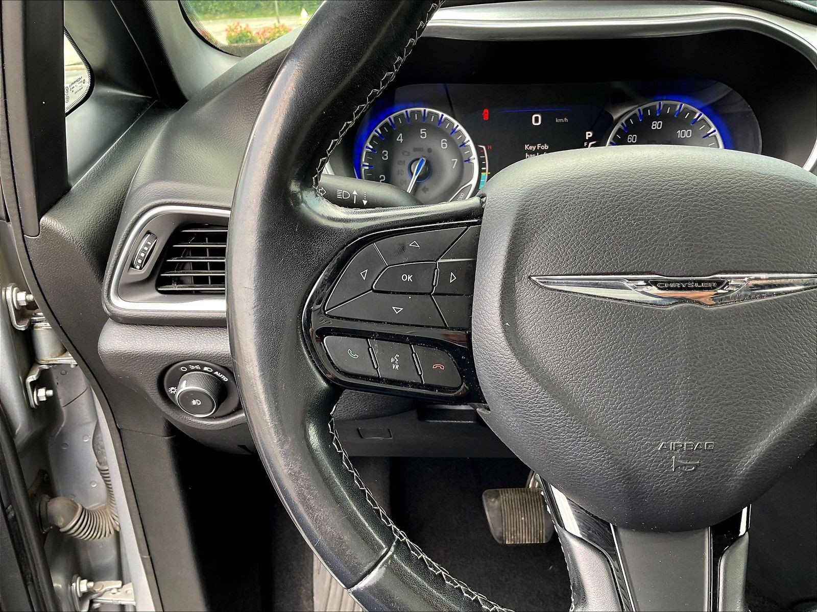 Used 2019 Chrysler Pacifica Touring Plus w/ Advanced Safetytec Group FWD image 11